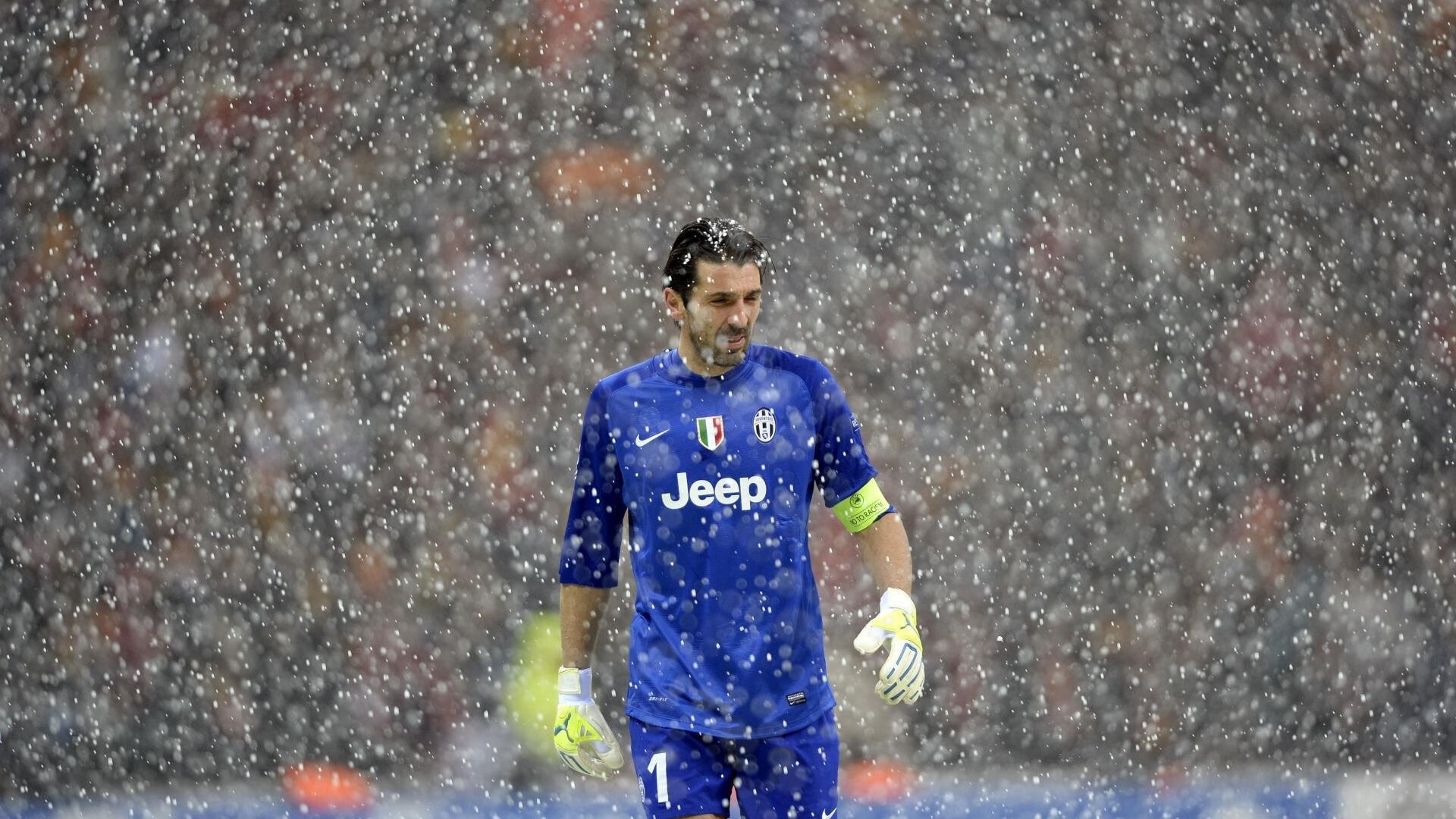 田径赛季备战训练紧张有序,田径准备运动